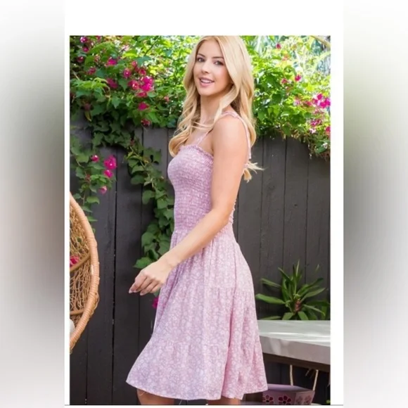 - ๐๐Pink floral smocked dress ๐๐ - Picture 7 of 14